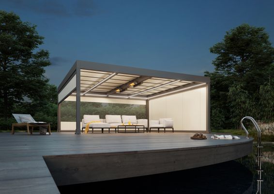 mx markant Garten Teich Detail Licht Vertikalmarkise Nacht 202403