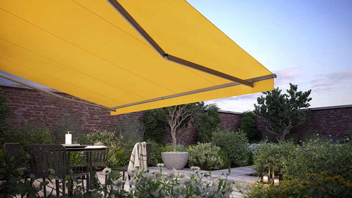 Markise mx 1710 mit gelbem Tuch