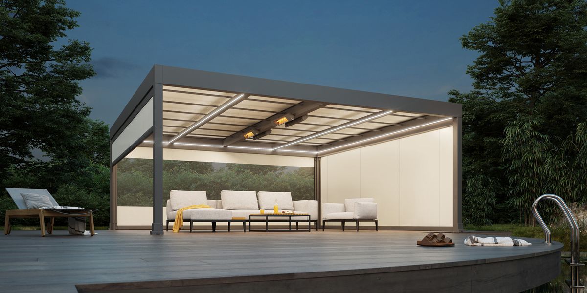 markilux markant mit Vertikalmarkise an einem Teich