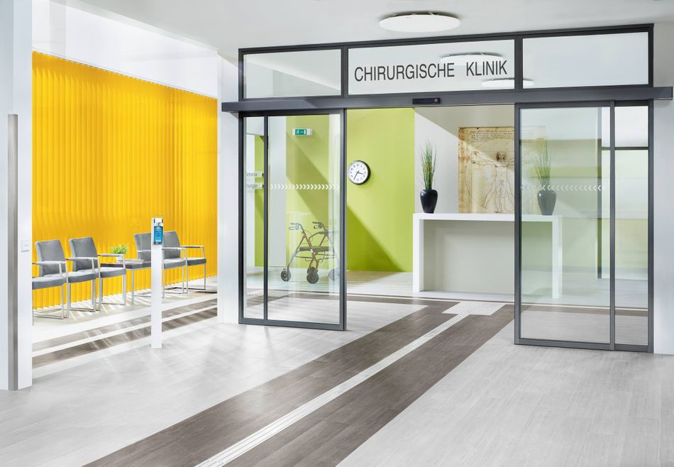 Referenzbild von gelben Lamellenvorhängen von erfal.